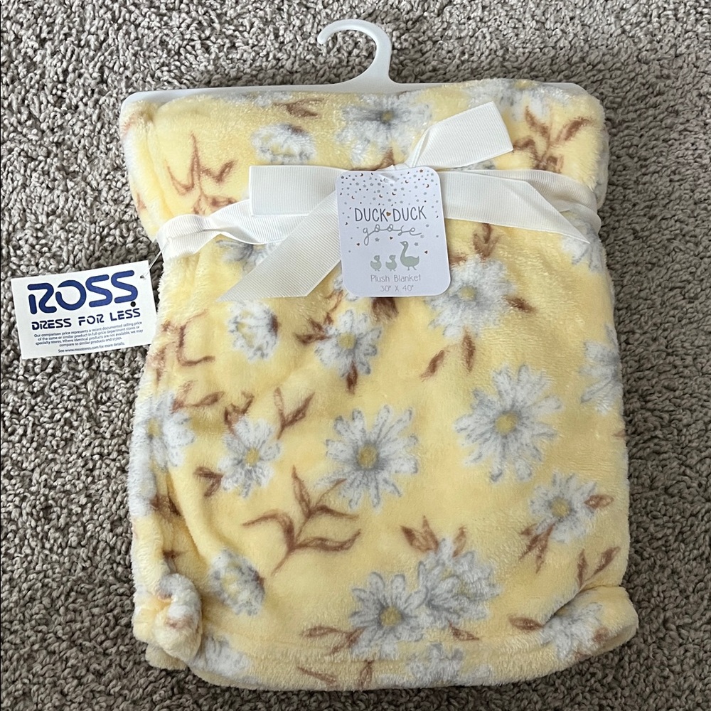 Plush Yellow Daisy Baby Blanket